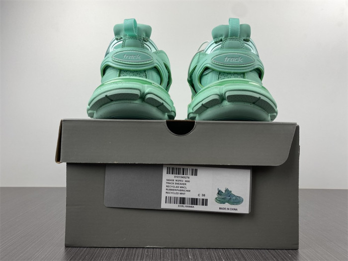 blcg track trainer green 542436 w3fe3 3800