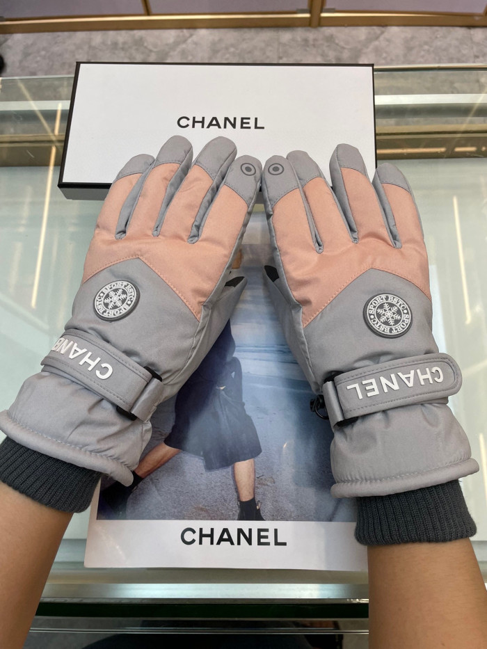 CHANNEL GLOVES CG003