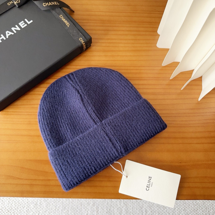 Ce1i*e HAT0229-0520