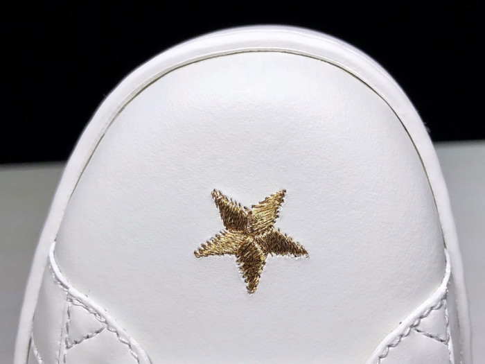 gucc ace embroidered low-top sneaker