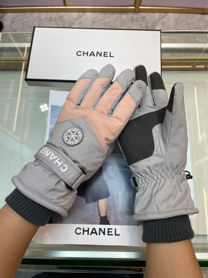 CHANNEL GLOVES CG003