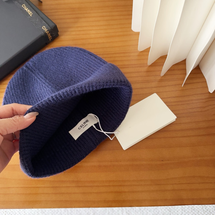 Ce1i*e HAT0229-0520