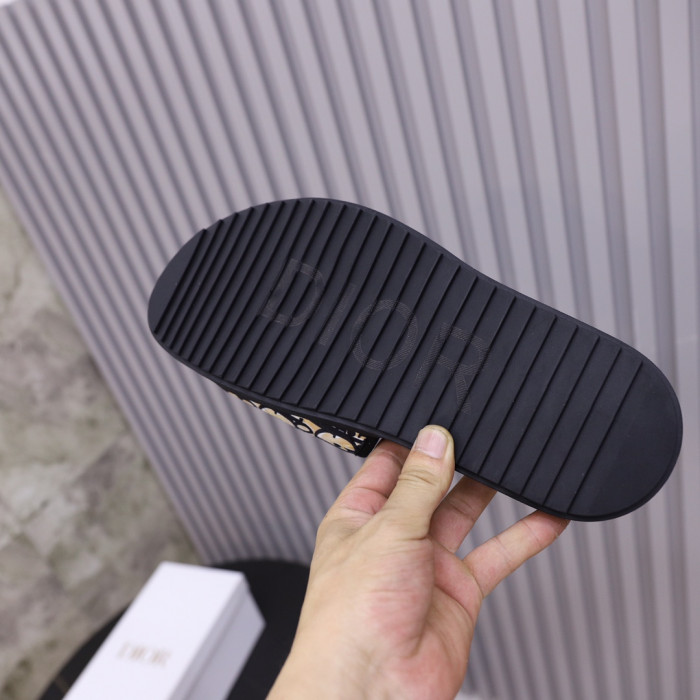 D*or slippers