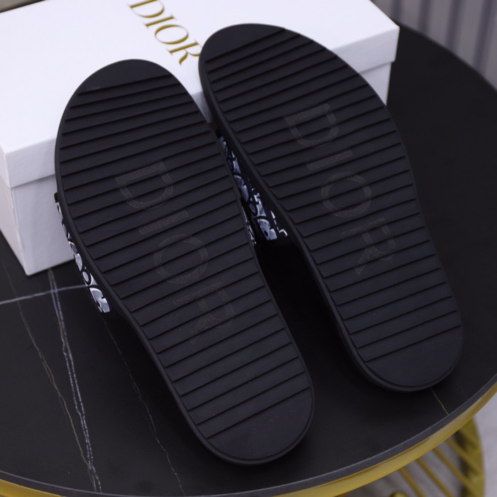 D*or slippers
