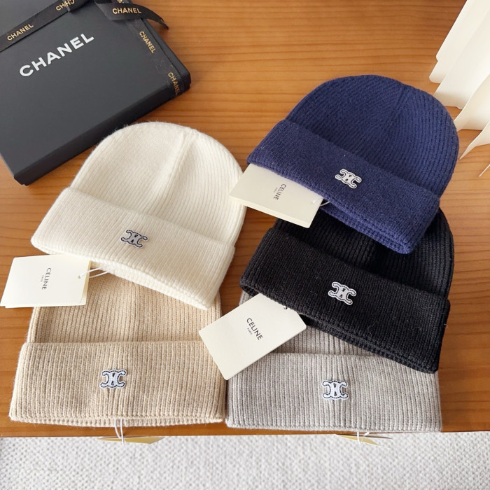 Ce1i*e HAT0229-0520