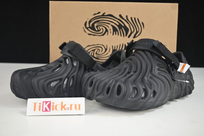 Salehe Bembury x Cr0c5 Polle x Clog "Black" AR859-065