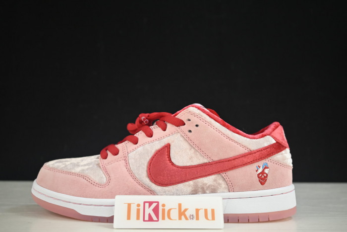 strangelove nike sb dunk low ct2552-800