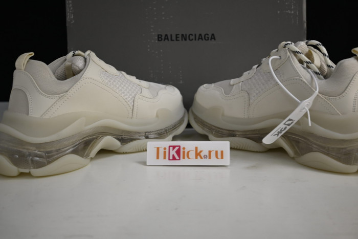 blcg sneaker triple.s sneakers 541624w2fb19005