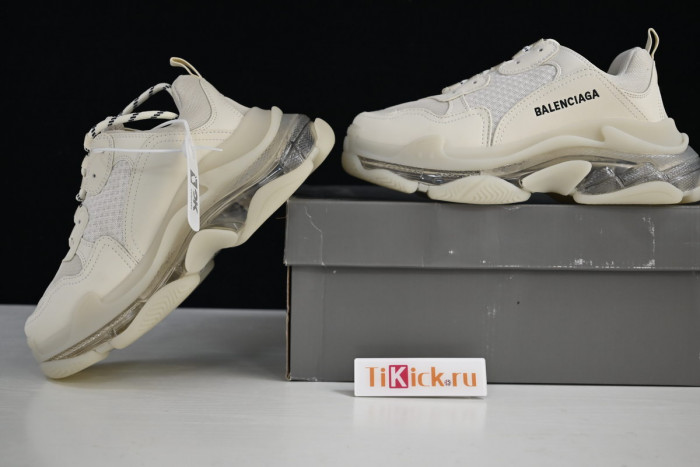 blcg sneaker triple.s sneakers 541624w2fb19005