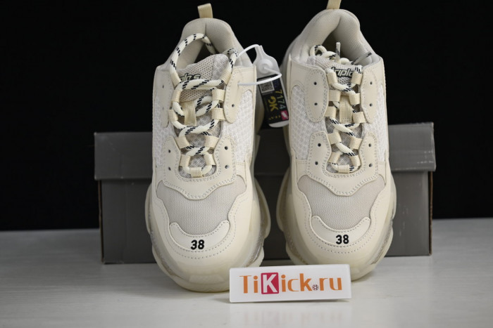 blcg sneaker triple.s sneakers 541624w2fb19005