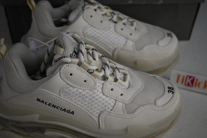 blcg sneaker triple.s sneakers 541624w2fb19005