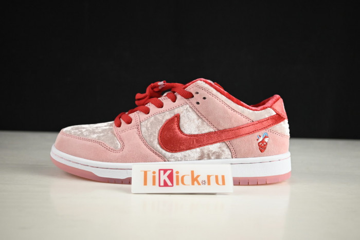 strangelove nike sb dunk low ct2552-800