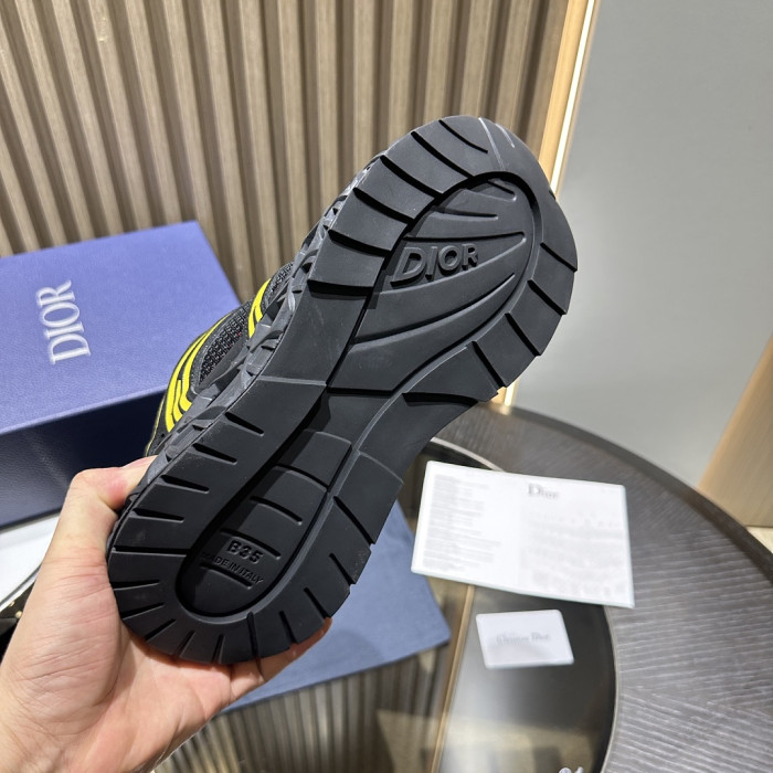 D10R SHOES B35 B35-011