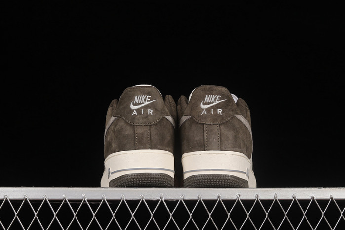 nike air force 1 07 low dark grey brown white tu6995-396