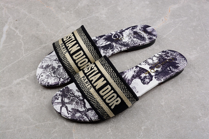 D*or slippers
