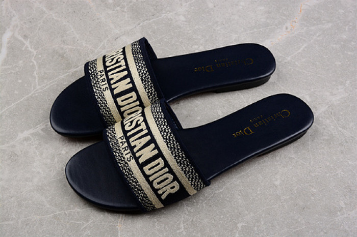 D*or slippers