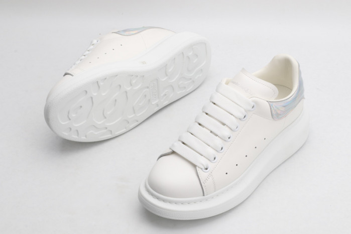 A1exa*der Mcqv*en SNEAKERS