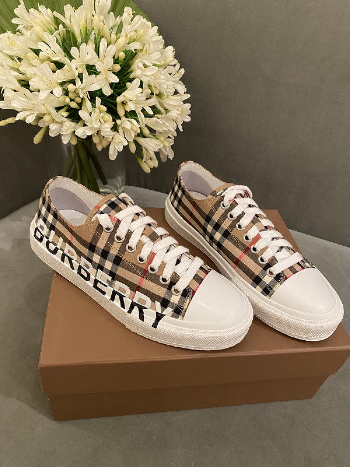 bby sneaker