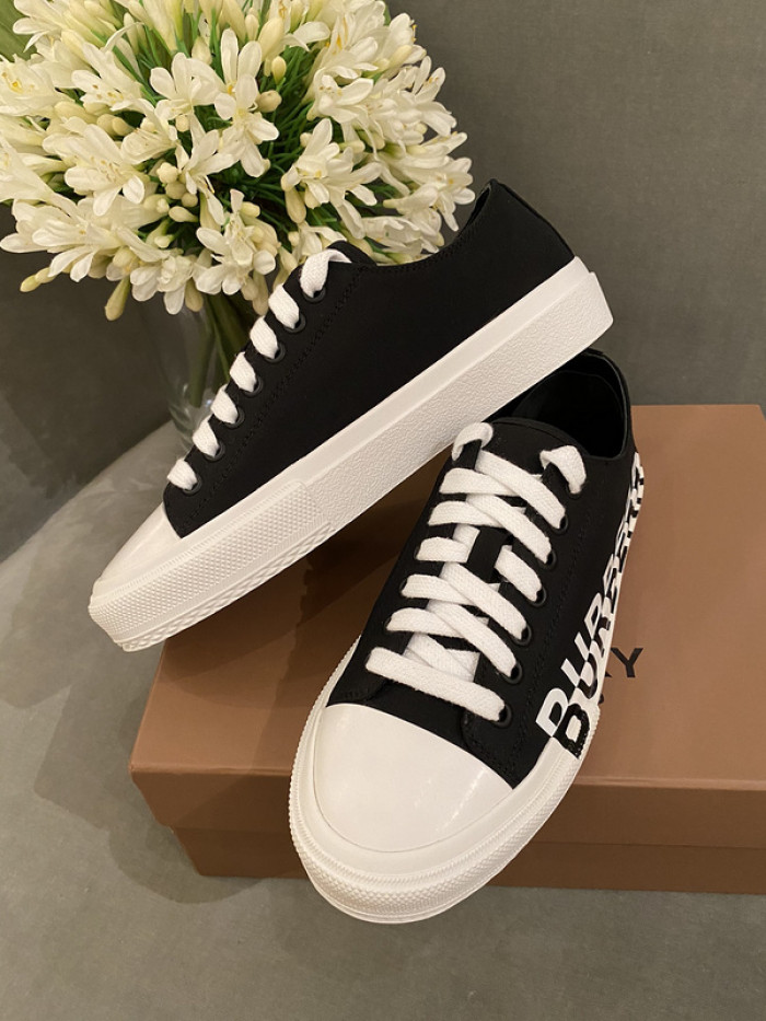 bby sneaker