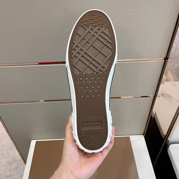 bby sneaker
