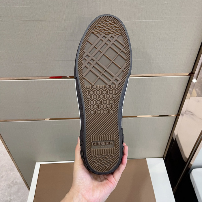 bby sneaker