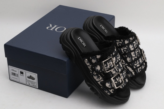 D10r SLIPPERS DR258-004