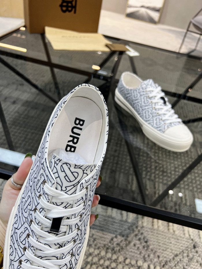 bby sneaker by0052
