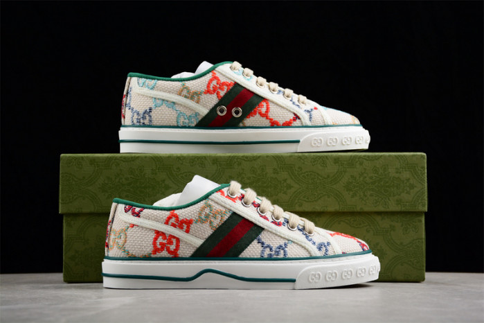 Gv*c LOW-TOP SNEAKER GU58203-2313