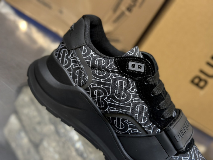 bby sneaker by0079