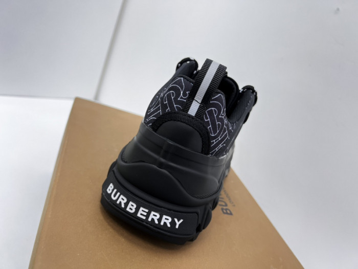 bby sneaker by0090