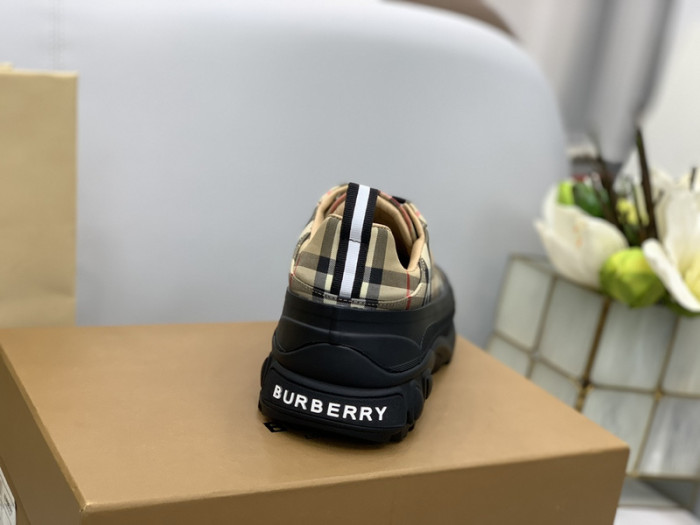 bby sneaker by0092