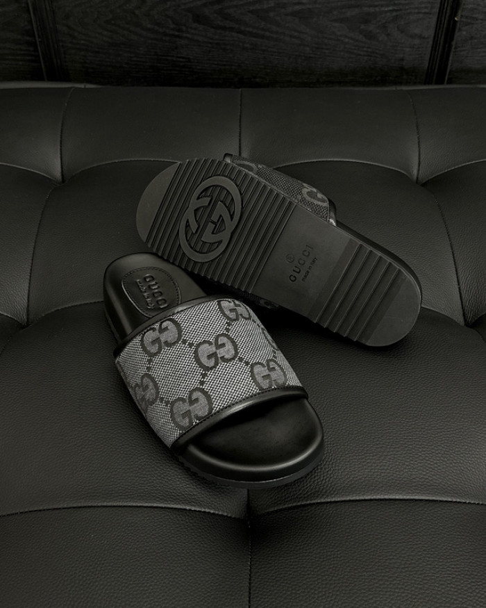 GUC* SLIPPERS DR258-071