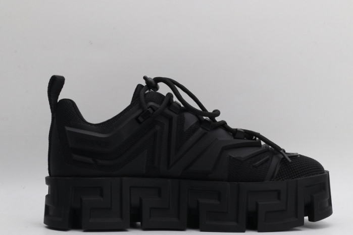 vers sneakers