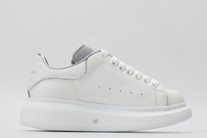 A1exa*der Mcqv*en SNEAKERS with LED MC5563-060