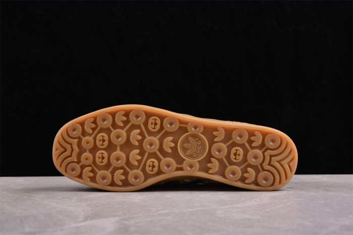 ad originals x g*u*i gazelle 109060
