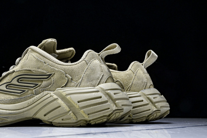 BLCG Sneaker 825418 WDWTS 1982