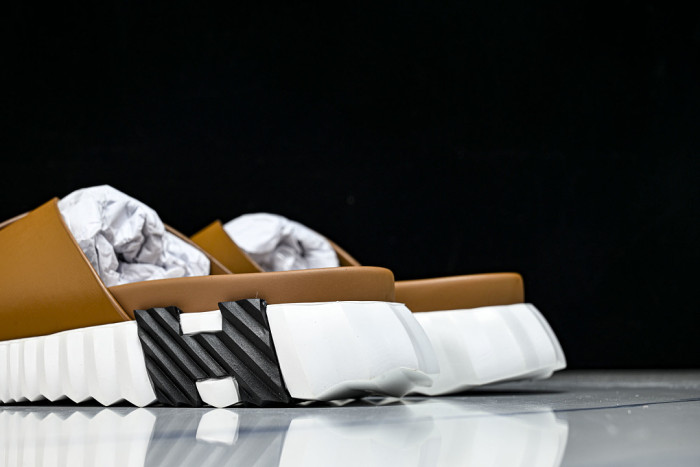 He*mes Slide CU526-2179