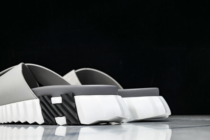 He*mes Slide CU526-2180