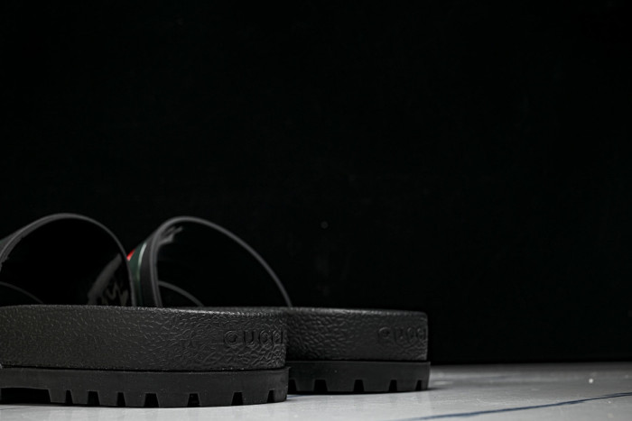 Gv*c SLIPPERS GU568-006