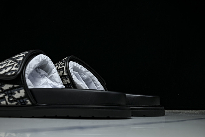 D10r SLIPPERS DS258-080