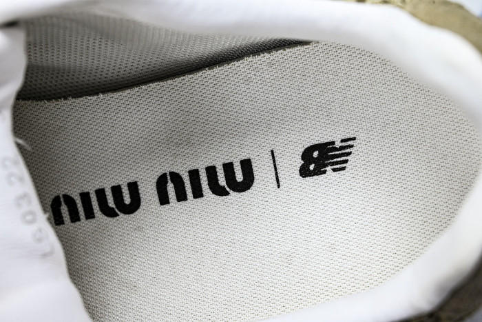 M1v M1v x New Ba1an*e UM004