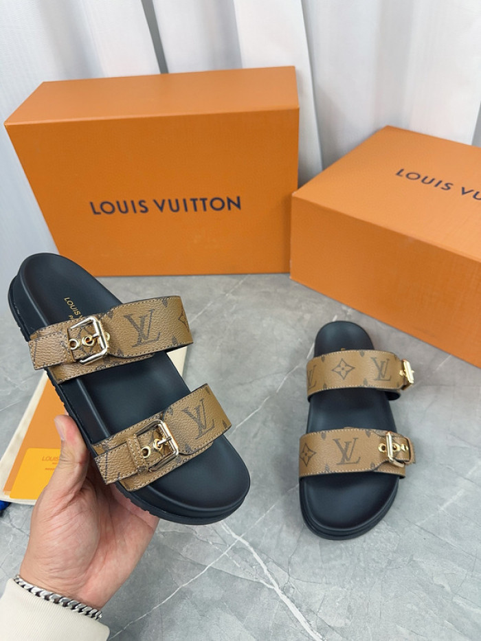 1*V SLIPPERS 11V0107-046