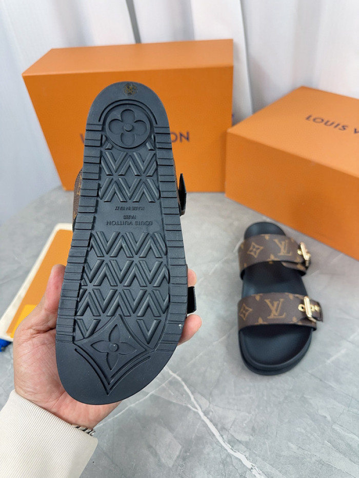 1*V SLIPPERS 11V0107-047