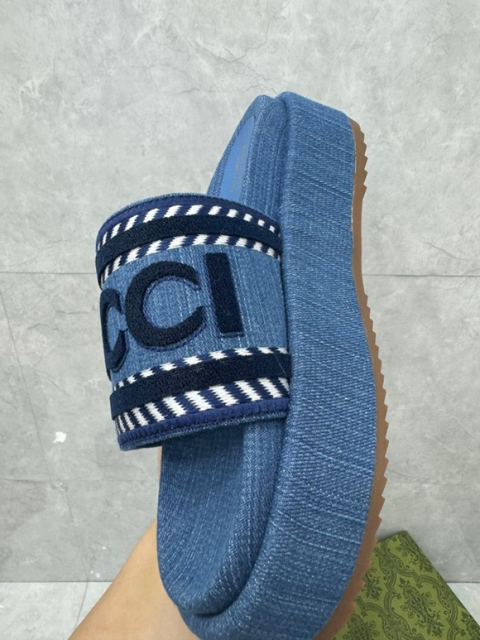 Gv*c SLIPPERS GU568-107