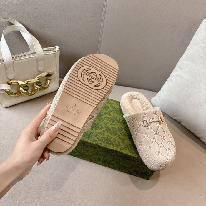 Gv*c SLIPPERS GU568-111
