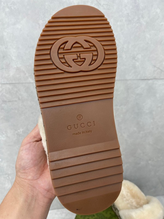 Gv*c SLIPPERS GU568-113