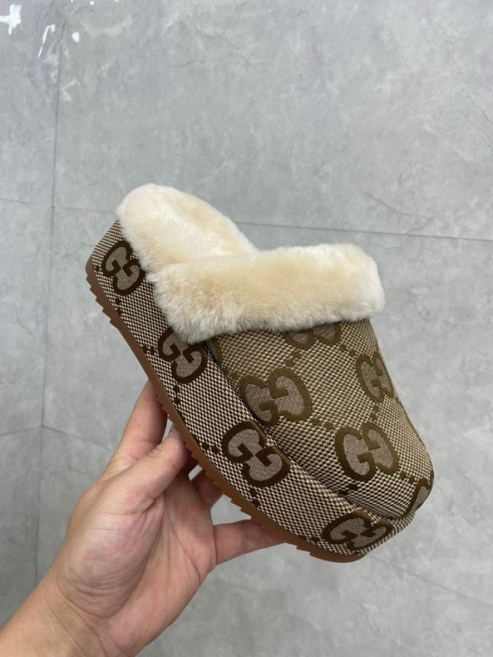 Gv*c SLIPPERS GU568-116