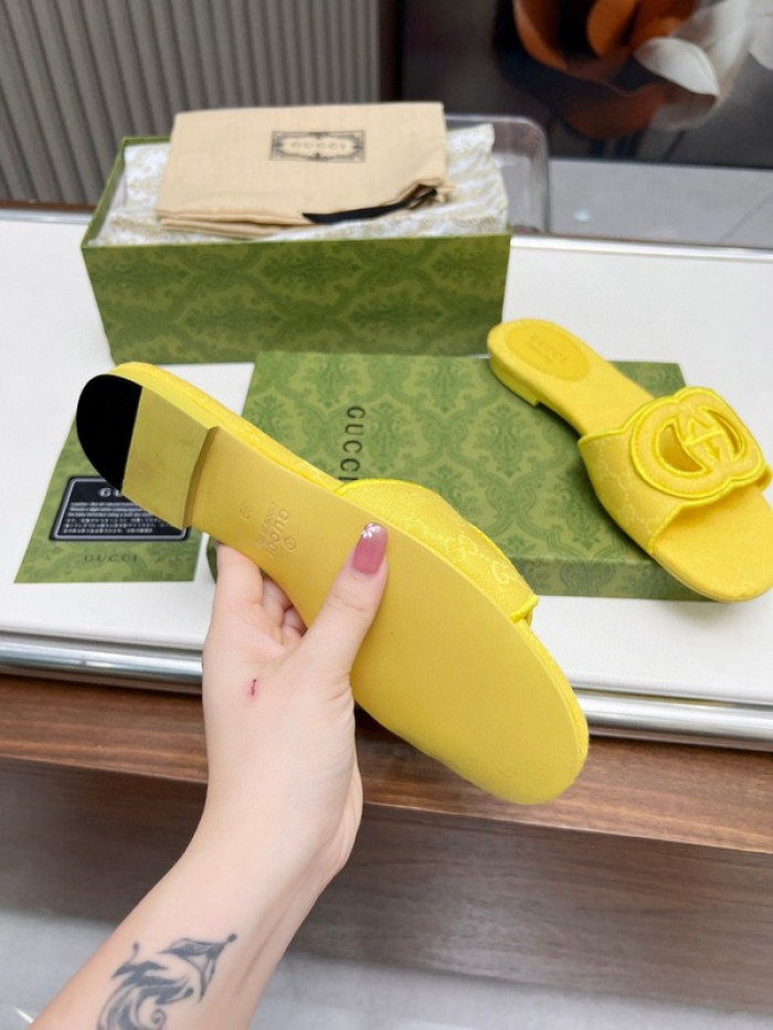 Gv*c SLIPPERS GU568-117