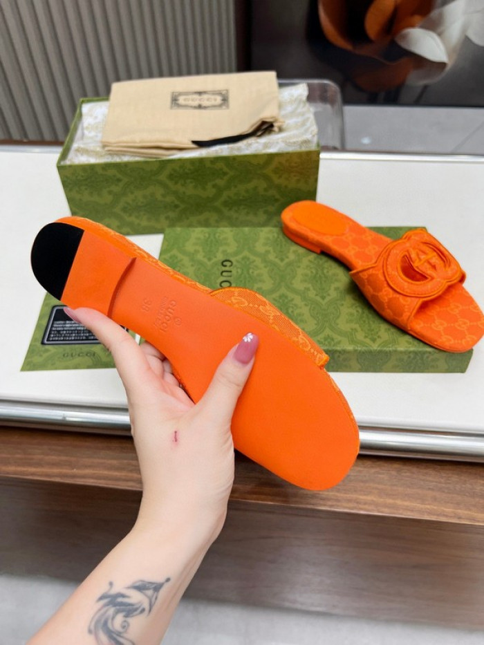 Gv*c SLIPPERS GU568-119