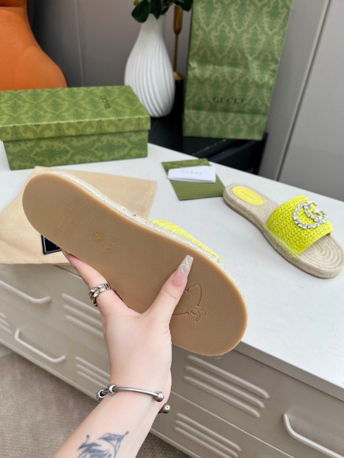 Gv*c SLIPPERS GU568-123